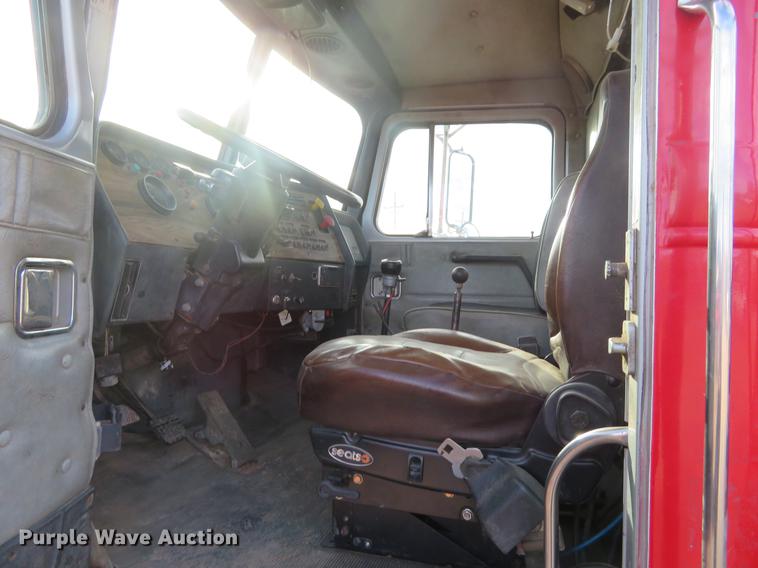 image for item DC0797 1994 Western Star 490 oil field truck