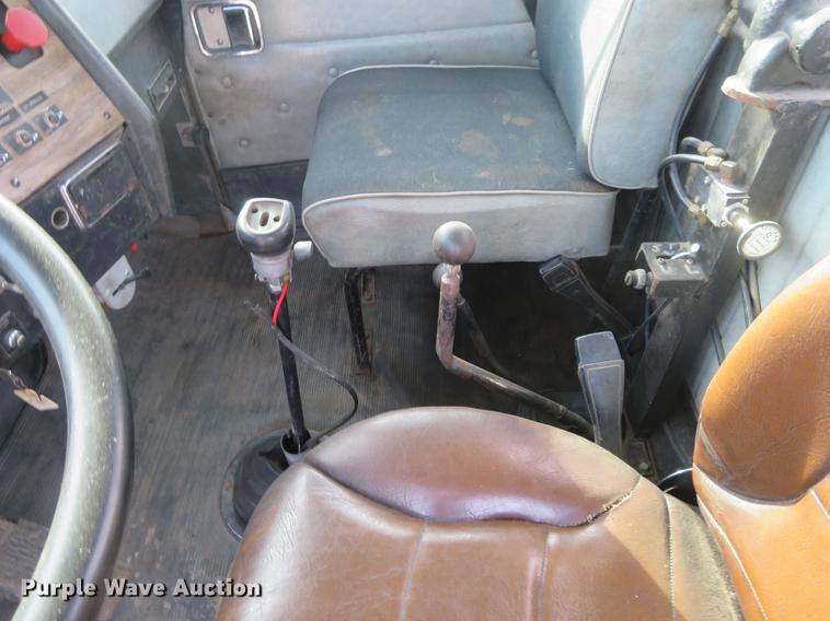 image for item DC0797 1994 Western Star 490 oil field truck