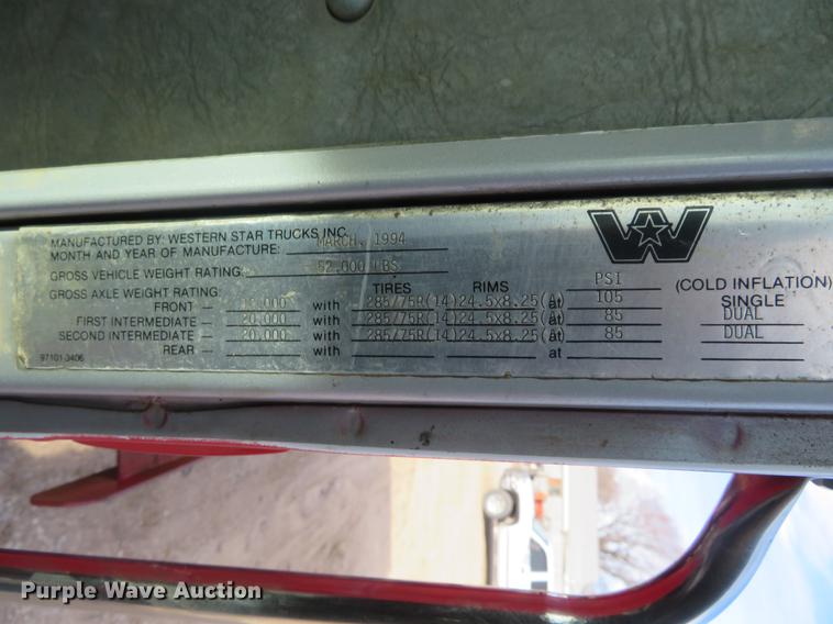 image for item DC0797 1994 Western Star 490 oil field truck