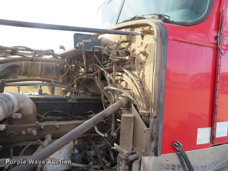 image for item DC0797 1994 Western Star 490 oil field truck