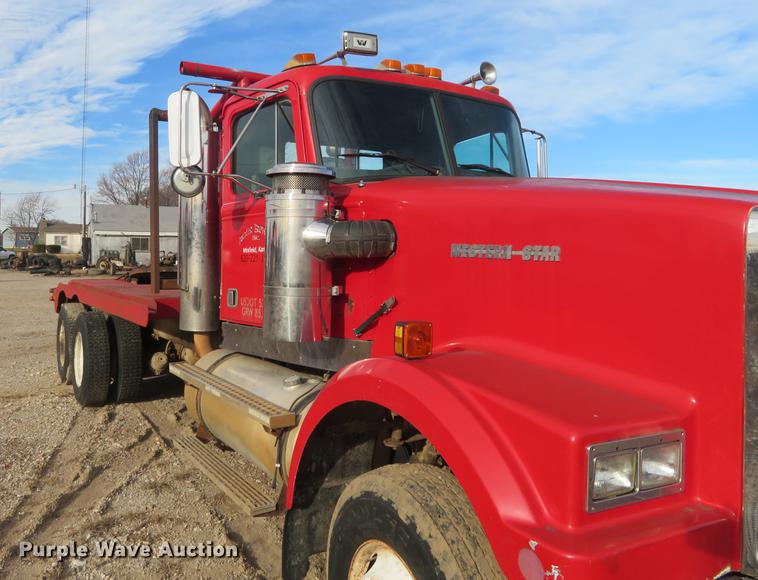 image for item DC0797 1994 Western Star 490 oil field truck