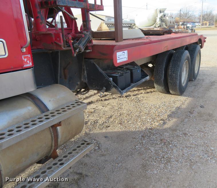 image for item DC0797 1994 Western Star 490 oil field truck