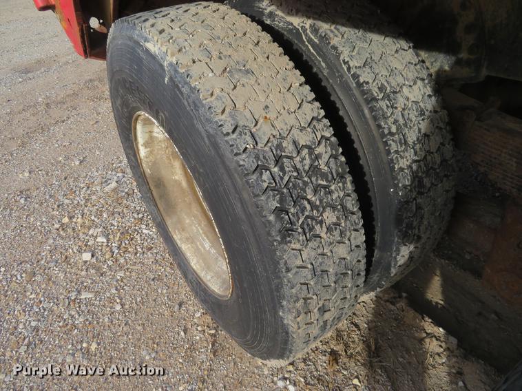 image for item DC0797 1994 Western Star 490 oil field truck