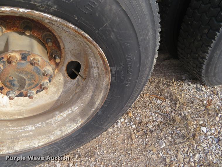 image for item DC0797 1994 Western Star 490 oil field truck