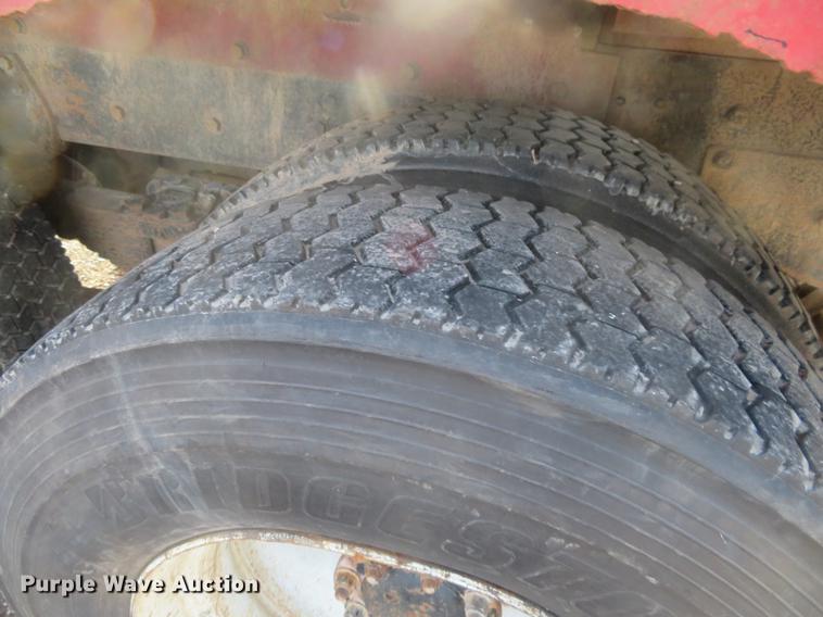 image for item DC0797 1994 Western Star 490 oil field truck