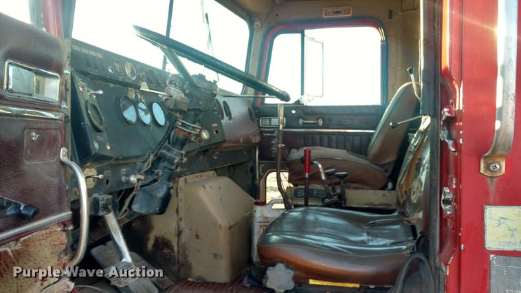 image for item DC0864 1978 International Paystar 5000 oilfield rig up truck