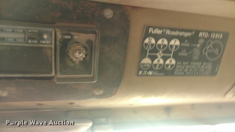 image for item DC0864 1978 International Paystar 5000 oilfield rig up truck