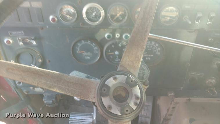 image for item DC0864 1978 International Paystar 5000 oilfield rig up truck