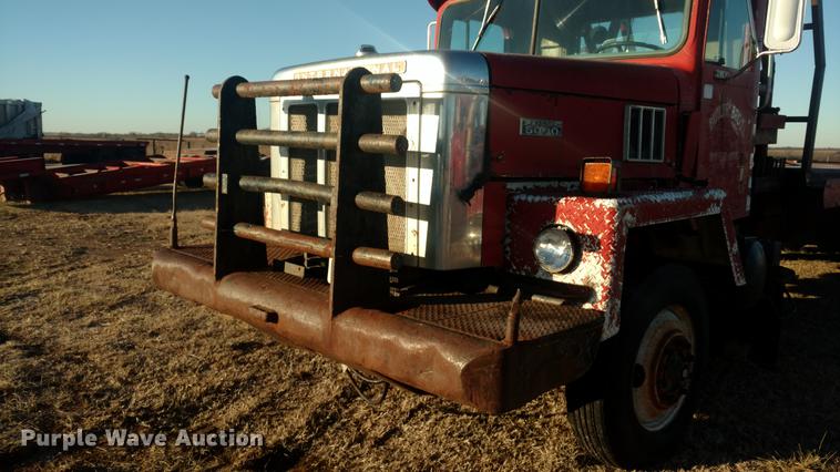 image for item DC0864 1978 International Paystar 5000 oilfield rig up truck