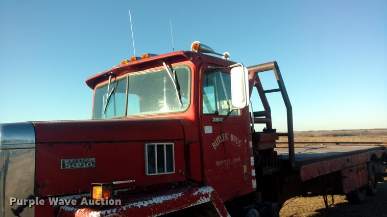 image for item DC0864 1978 International Paystar 5000 oilfield rig up truck