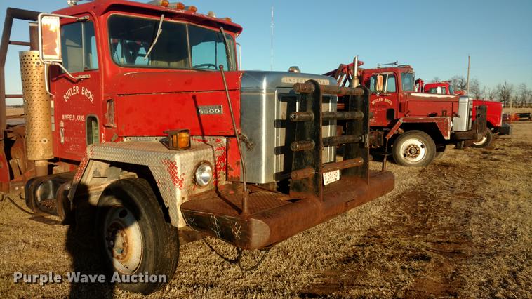 image for item DC0864 1978 International Paystar 5000 oilfield rig up truck