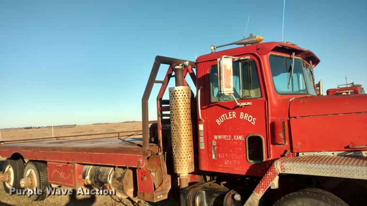 image for item DC0864 1978 International Paystar 5000 oilfield rig up truck