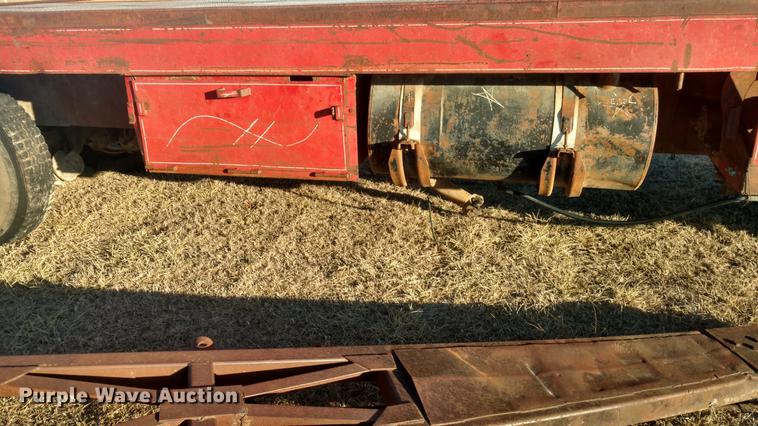 image for item DC0864 1978 International Paystar 5000 oilfield rig up truck