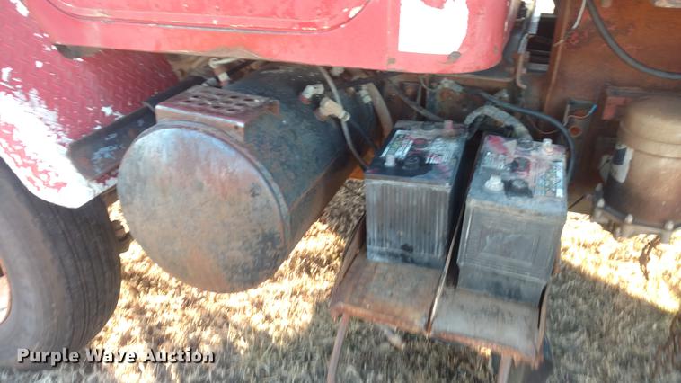 image for item DC0864 1978 International Paystar 5000 oilfield rig up truck