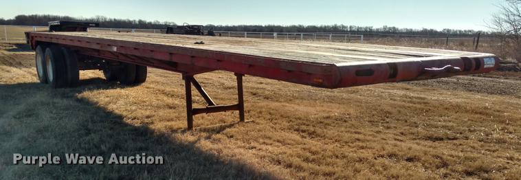 image for item DC0871 1981 Lufkin flatbed trailer