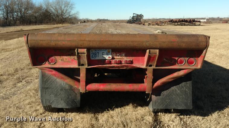 image for item DC0871 1981 Lufkin flatbed trailer