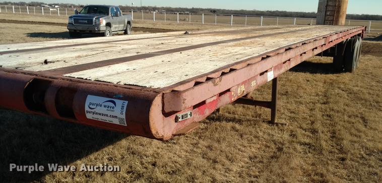 image for item DC0871 1981 Lufkin flatbed trailer