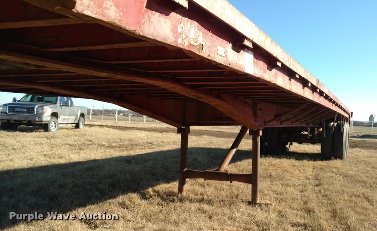 image for item DC0871 1981 Lufkin flatbed trailer