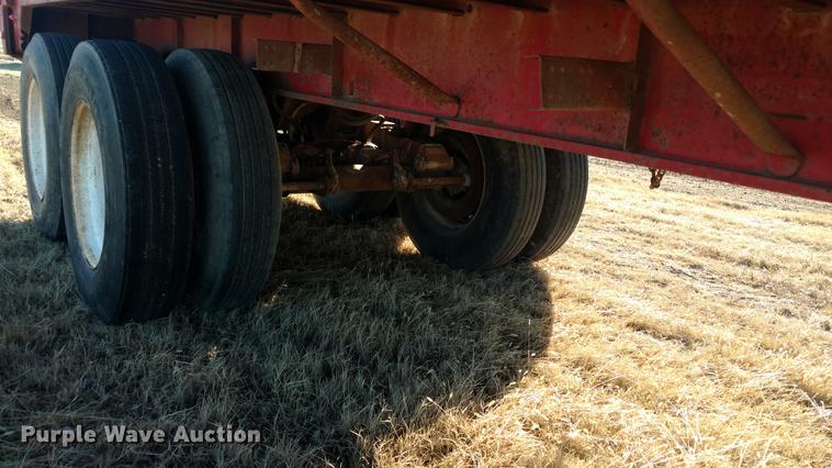 image for item DC0871 1981 Lufkin flatbed trailer