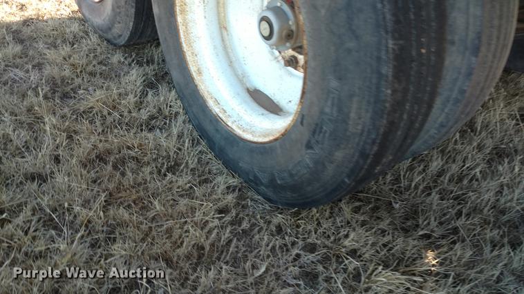 image for item DC0871 1981 Lufkin flatbed trailer