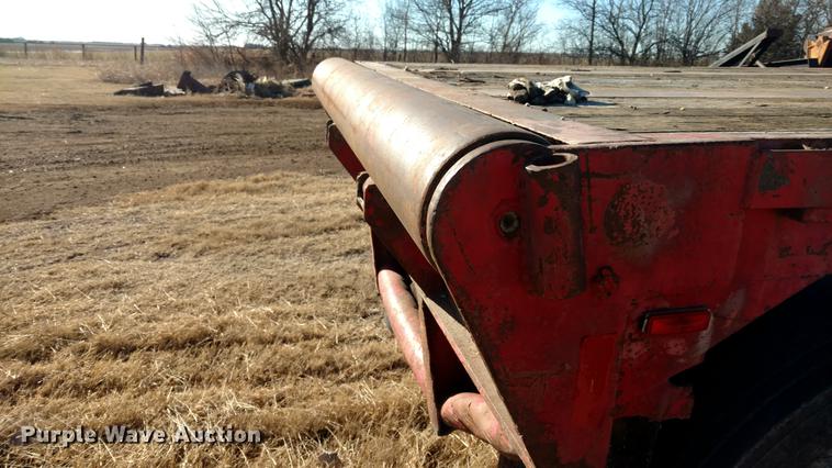 image for item DC0871 1981 Lufkin flatbed trailer