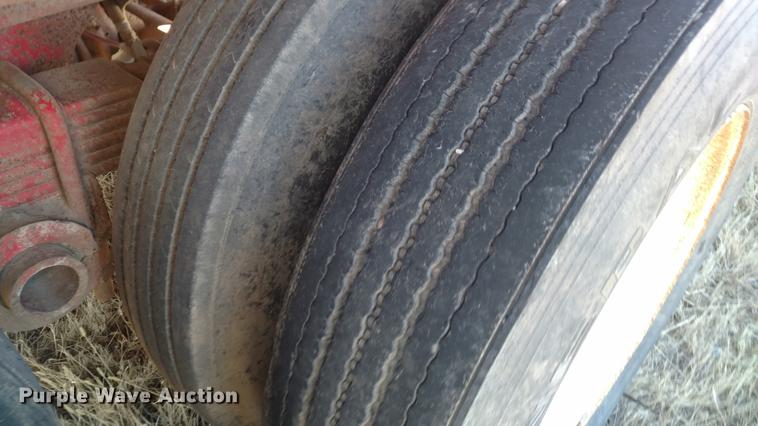 image for item DC0871 1981 Lufkin flatbed trailer