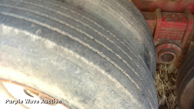 image for item DC0871 1981 Lufkin flatbed trailer