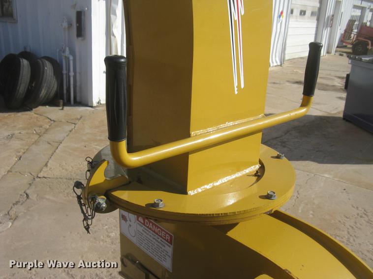 image for item DC2345 2010 Rayco RC6D chipper