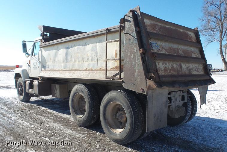 image for item DC5703 1992 International 2574 dump truck