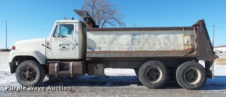 image for item DC5703 1992 International 2574 dump truck