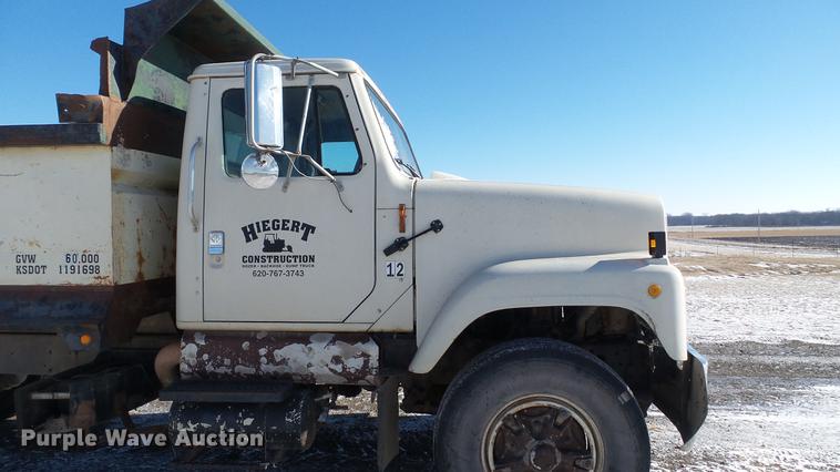 image for item DC5703 1992 International 2574 dump truck