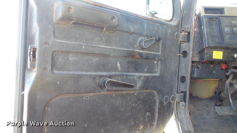 image for item DC5703 1992 International 2574 dump truck