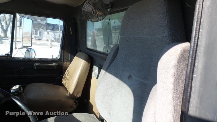 image for item DC5703 1992 International 2574 dump truck