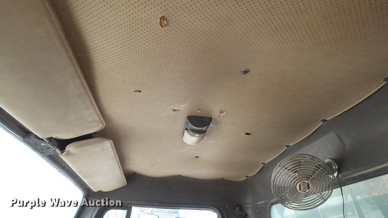 image for item DC5703 1992 International 2574 dump truck