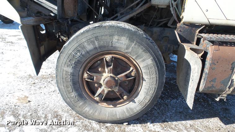 image for item DC5703 1992 International 2574 dump truck