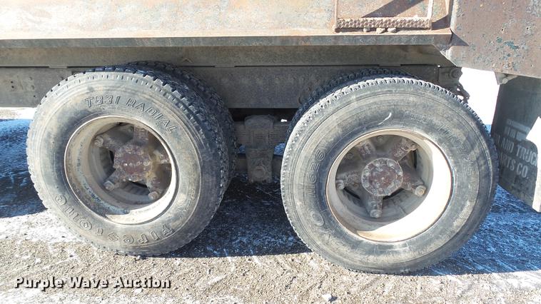 image for item DC5703 1992 International 2574 dump truck