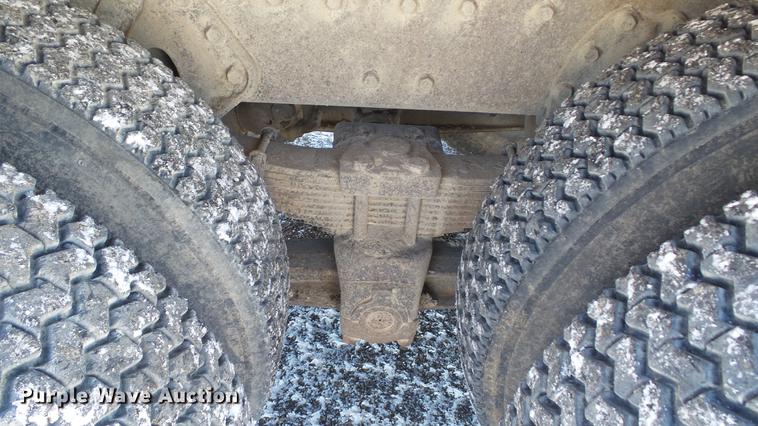 image for item DC5703 1992 International 2574 dump truck