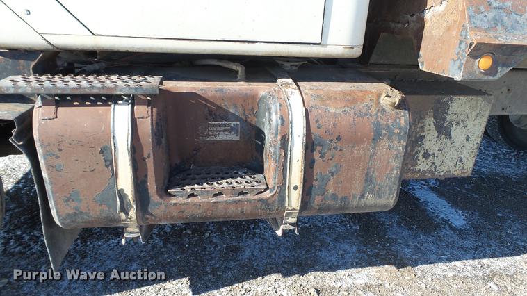 image for item DC5703 1992 International 2574 dump truck