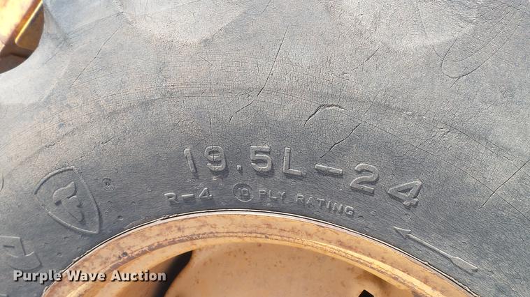 image for item DC5709 1993 Case 580 Super K backhoe