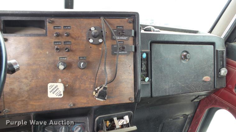 image for item DC5713 1999 Peterbilt 357 ready mix truck