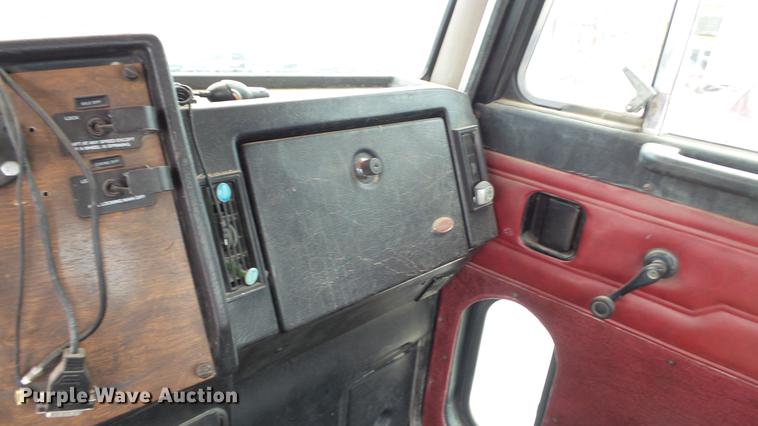 image for item DC5713 1999 Peterbilt 357 ready mix truck