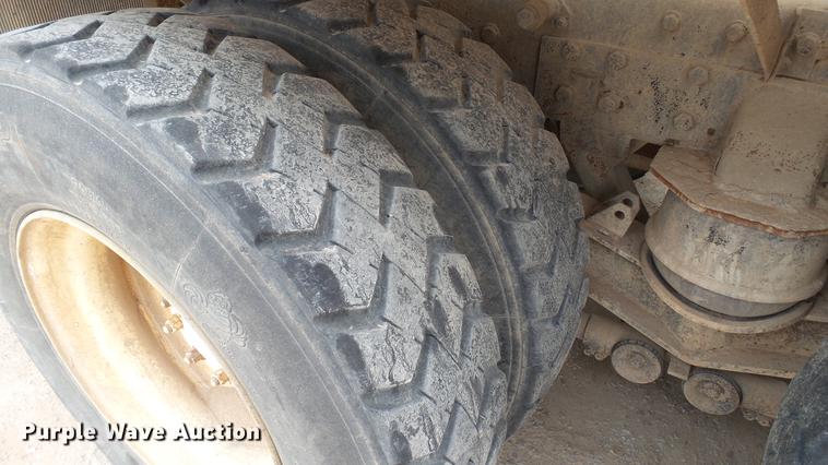 image for item DC5713 1999 Peterbilt 357 ready mix truck