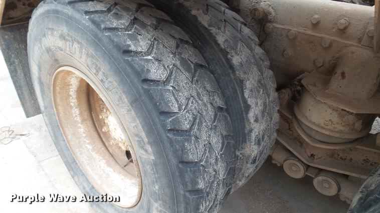 image for item DC5713 1999 Peterbilt 357 ready mix truck