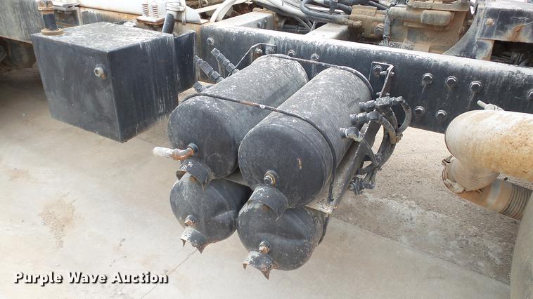 image for item DC5713 1999 Peterbilt 357 ready mix truck