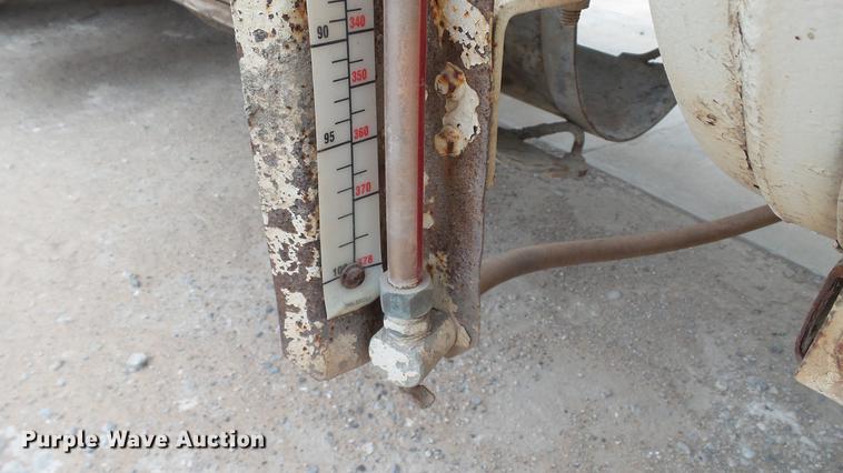 image for item DC5713 1999 Peterbilt 357 ready mix truck