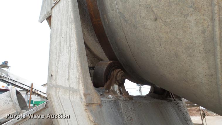 image for item DC5713 1999 Peterbilt 357 ready mix truck