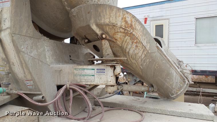 image for item DC5713 1999 Peterbilt 357 ready mix truck