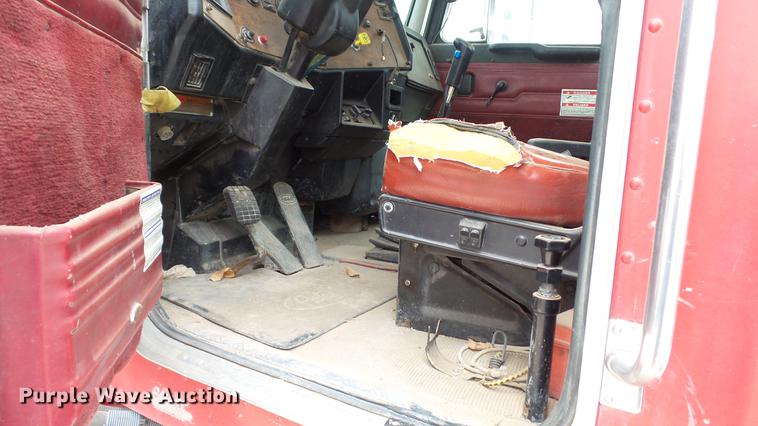 image for item DC5714 1999 Peterbilt 357 ready mix truck