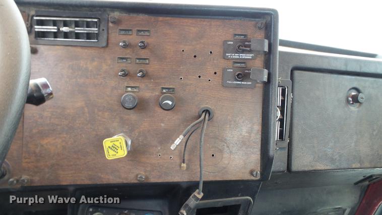 image for item DC5714 1999 Peterbilt 357 ready mix truck