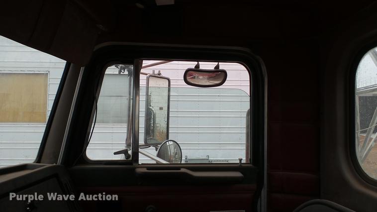 image for item DC5714 1999 Peterbilt 357 ready mix truck